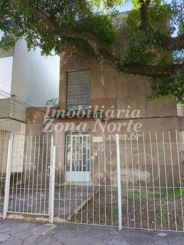 Sala c/aprox. 40m², banheiro, lateral, 1º andar, ar condicionado, piso cimento. Localizaçã