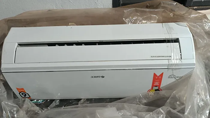 Ar condicionado 9 mil BTUs usado muito novo