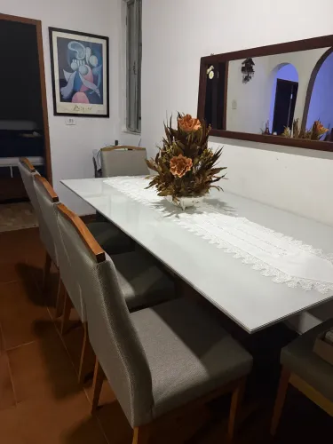 Jogo de mesa novo 8 cadeiras