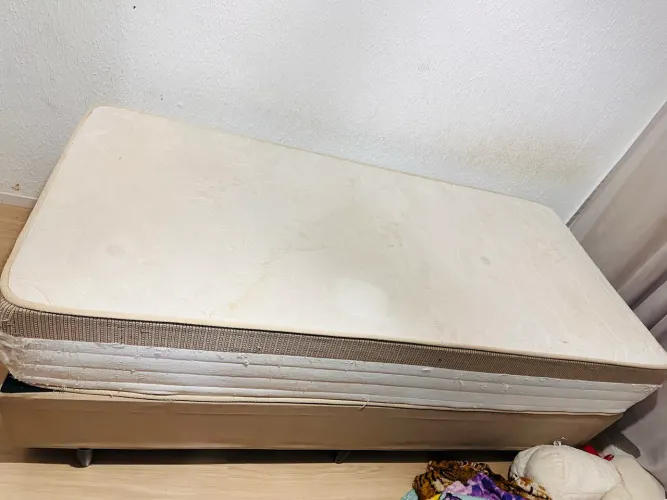 CAMA BOX SOLTEIRO/USADA POUCA VEZES