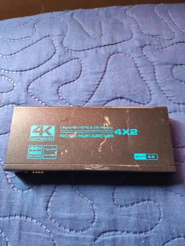 Switch KVM Matrix HDMI 4x2
