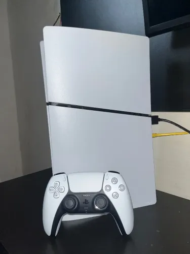PS5 slim 2 meses de uso