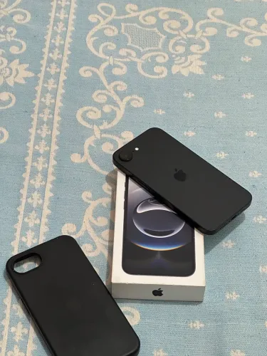 iPhone 16e