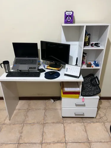 Vendo mesa de computador 