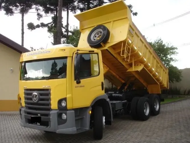 Vw costellation 24250 6x2 caçamba ano 2011