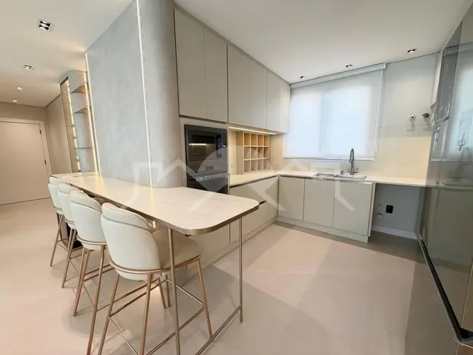 Apartamento 3 suítes América Joinville SC