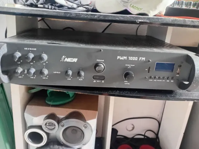 Vendo um amplificador 