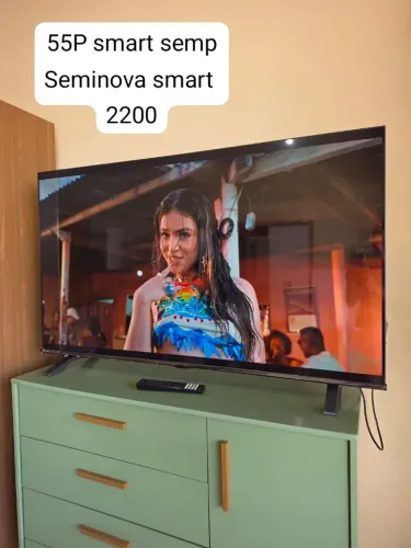 TV 55p seminova com comando de voz