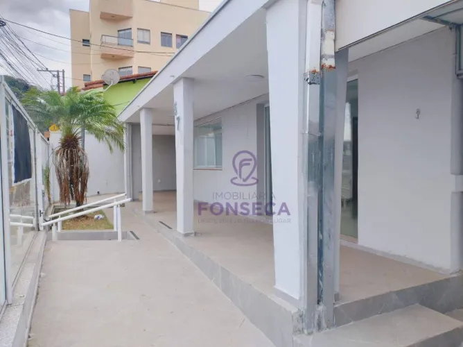 Casa com 2 dormitórios à venda, 290 m² por R$ 1.575.000,00 - Medicina - Pouso Alegre/MG