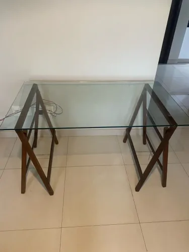 Vendo mesa de escritório cavalete e tampo de vidro temperado 