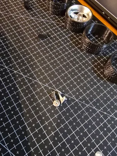 Aerofólios, retrovisores e peças para miniaturas