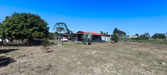 Sítio 2,5,há 25000m2 20km de Uberlândia saída para Araxá cruz branca