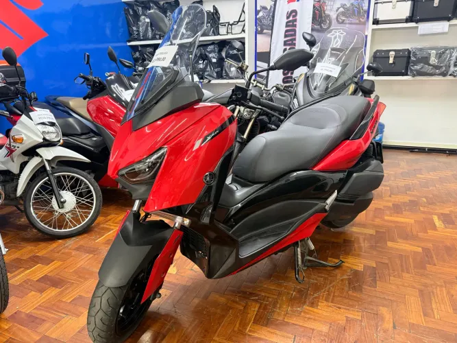 YAMAHA XMAX 250 2024
