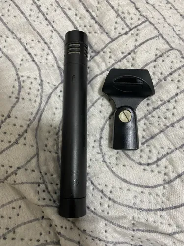 Microfone condensador AKG P170