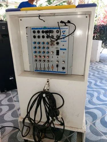 CAIXA DE SOM COM AMPLIFICADOR