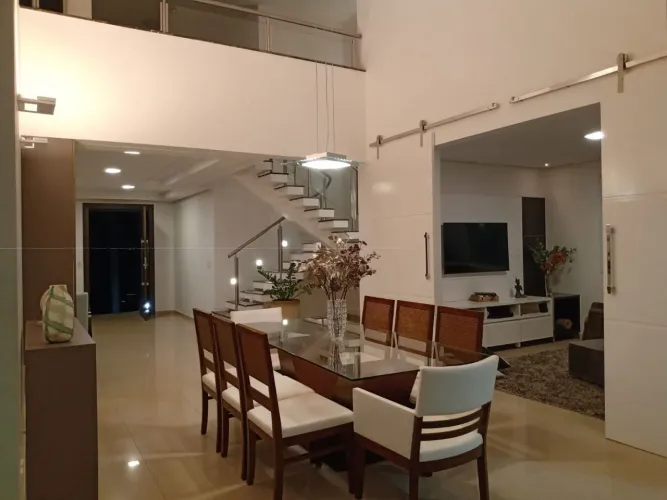 Casa à venda no Condomínio Jardins Roma em Uberlândia/MG