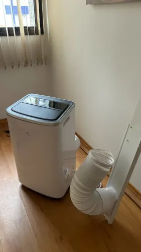 Ar-condicionado portátil Electrolux 12.000 BTUs com Wi-Fi ? 127V