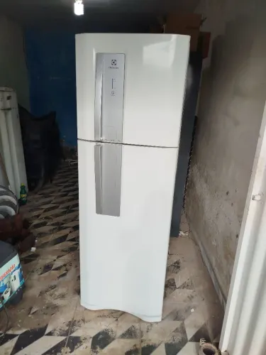 Geladeira Electrolux modelo df42
