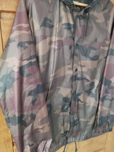 Jaqueta Corta vento Camuflada 