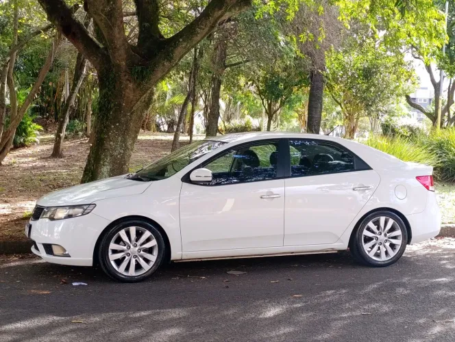 Kia Motors Cerato 1.6 16V Mec. 2012