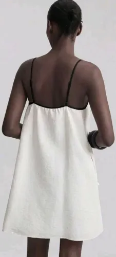 Vestido sofisticado e elegante branco em linho e viscose