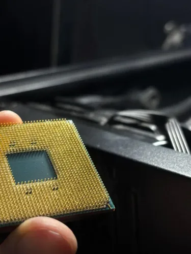 Processador Ryzen 5 5600x (1 pino quebrado) (Comprador esteja ciente)