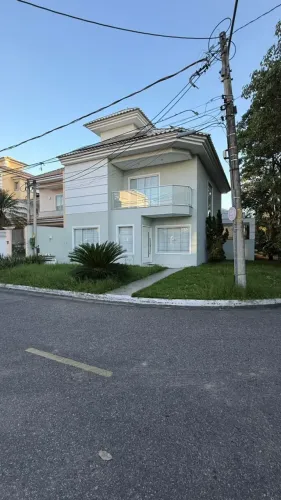 VENDE Casa de alto padrão no Condomínio Golden Village