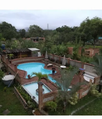 Oportunidade imperdível em Tinguá, Sítio com 5.000m² com lago de peixe, piscina e área gou