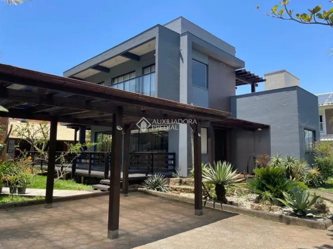 CASA EM CONDOMINIO PEQUENO PRINCIPE