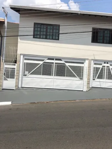 Casa para venda possui 132 metros quadrados com 3 quartos