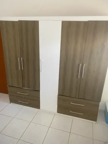 Vendo guarda-roupa entrego e monto