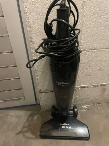 Aspirador vertical Britânia ASP Dust Off 1000W