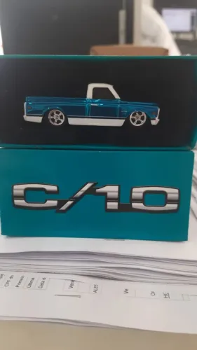 Miniatura Chevrolet C10 Azul Custom Colecionável com Caixa<br><br>Outras opções: