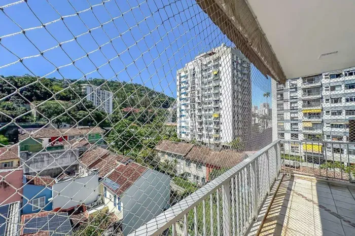Apartamento 3 dormitórios com 2 vagas no Cosme Velho, RJ venda