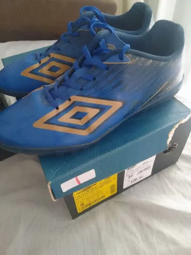 Chuteiras Umbro ,tamanho 38