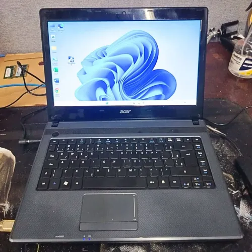 Notebook Acer Core i3 2a Geração 4GB 320GB Win11 Detalhes