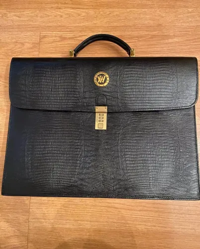 Pasta executiva de couro (nova) 2300,00