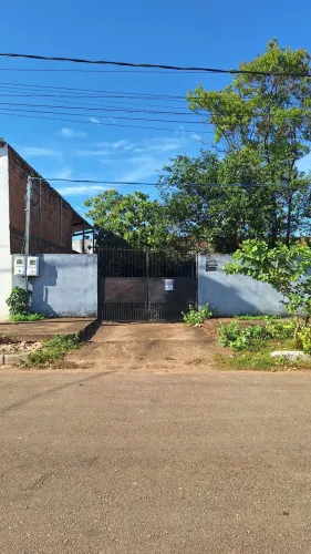 2 CASAS NO LAGOINHA