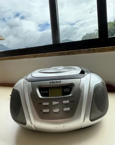 Vendo rádio Vince ótimo estado