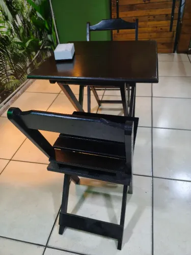 Mesa dobrável de madeira