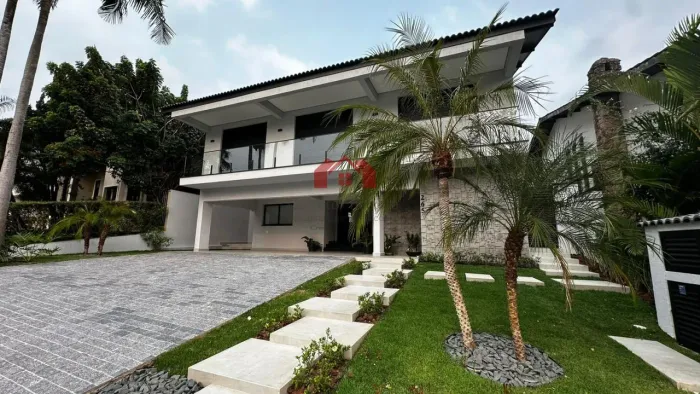 Casa em Condomínio para Locação em Santana de Parnaíba, Alphaville, 4 dormitórios, 4 suíte