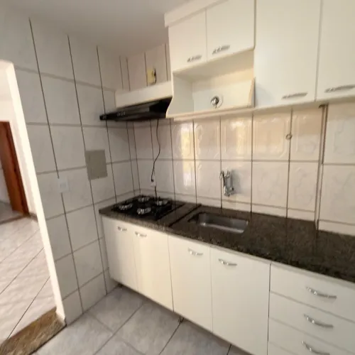 Locamos de imediato área privativa com churrasqueira 2 vagas paralelas no caiçara em Bh