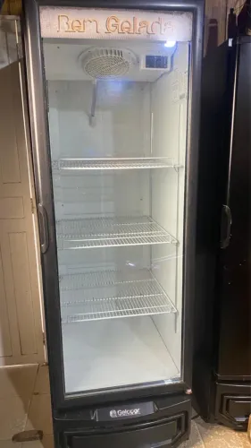 Cervejeira / Freezer Vertical Gelopar de 577L
