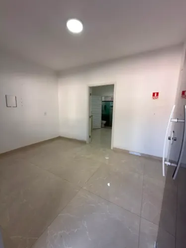 ALUGA-SE ESPAÇO PARA CONSULTÓRIO LÍRIO DO VALE / Valor: R$ 2.000/mês