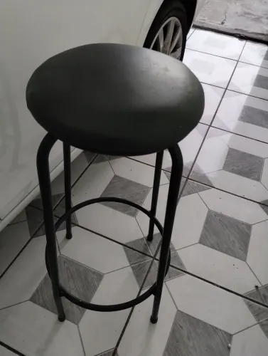 Banqueta de ferro ótimo estado