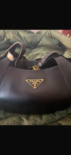 Bolsa preta nada básica Italiana Nova PRADA!