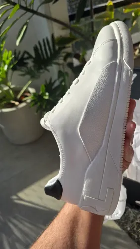 TENIS KARL LAGERFELD EM COURO NOVO