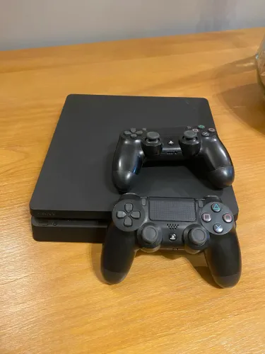 PS4 Slim 1TB - Sony