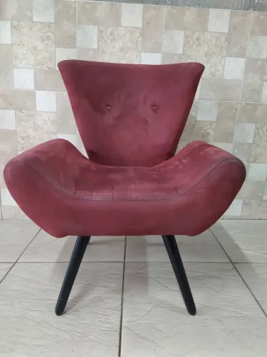 Poltrona em Suede Vermelho