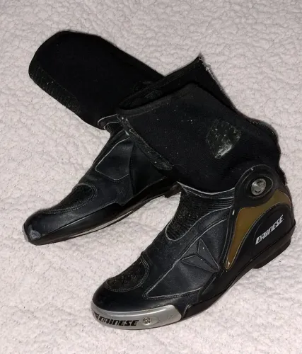Bota DAINESE 44 EUA